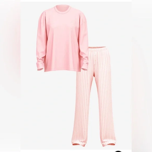 VICTORIA SECRET FAUX FUR TOTE,COZY FLEECE BLANKET,T-JAMA  WITH PINK STRIPE - Picture 2 of 12